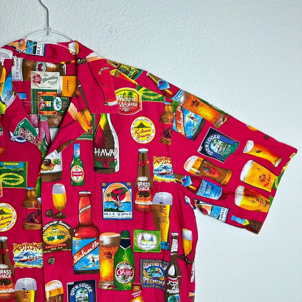 Hilo Hattie Mens Hawaiian Shirt Red Beer Label Print Cotton Poplin L Made in USA